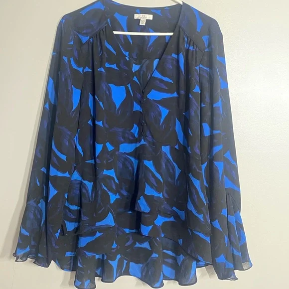 Blue and Black Patterned Blouse - Picture 3 of 13